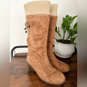 Ugg Skyfall Knit Sweater Tan Brown Suede Boots, Size 8, Gently Worn Condition